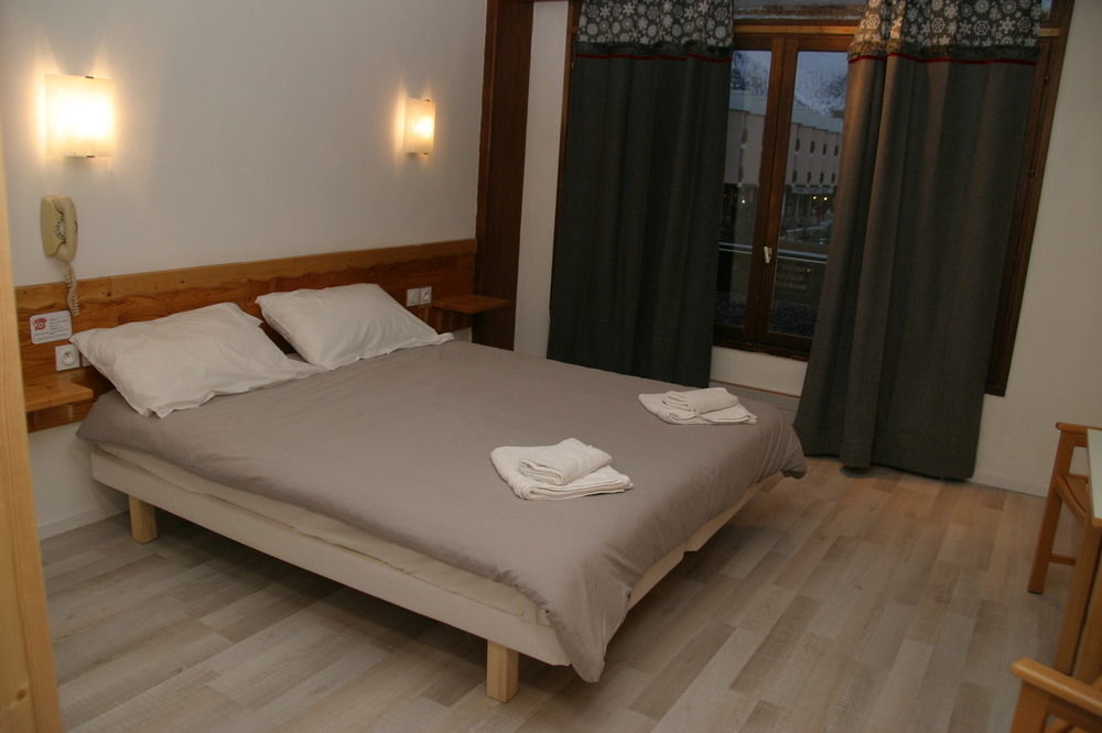 Atmosphere Hotel เลส์เดอซาลป์ ภายนอก รูปภาพ