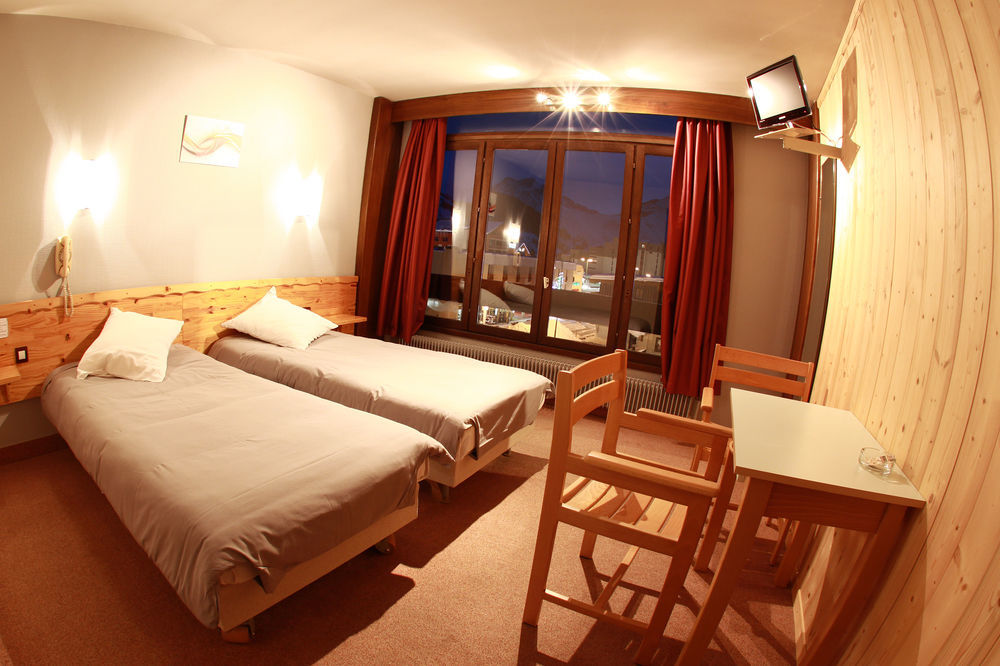 Atmosphere Hotel เลส์เดอซาลป์ ภายนอก รูปภาพ